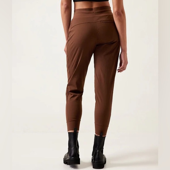 Athleta Trekkie North Mid Rise Jogger size 10 Tall in brown outdoor travel - Picture 2 of 10